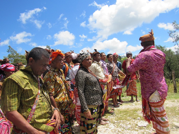 Aleta Baun, one of the indigenous women leaders in Mollo at the Ningkau Haumeni Festival celebrates the resistance against the marble mine in Nusa Tenggara / Siti Maimunah