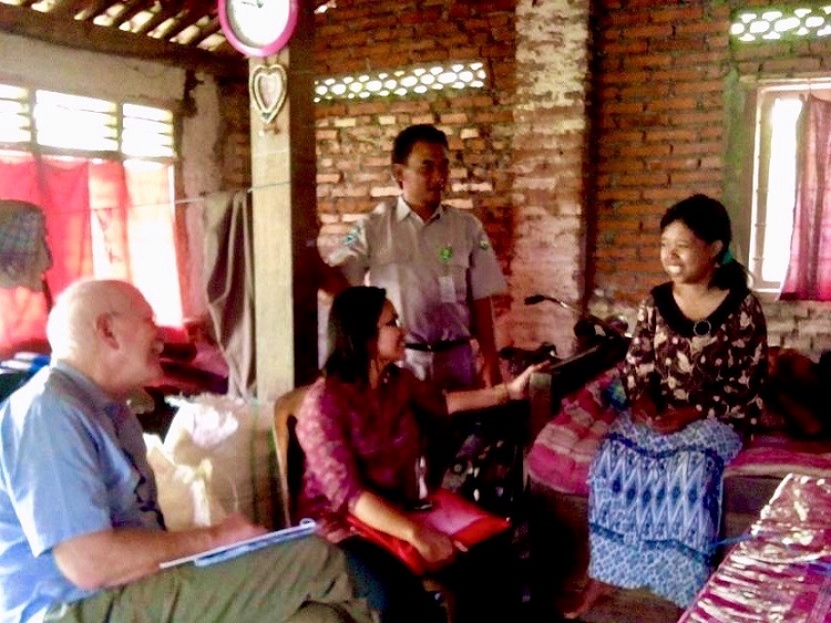 Kunjungan follow-up pada saat penelitian tentang bebas pasung / Mary-Jo DelVecchio Good