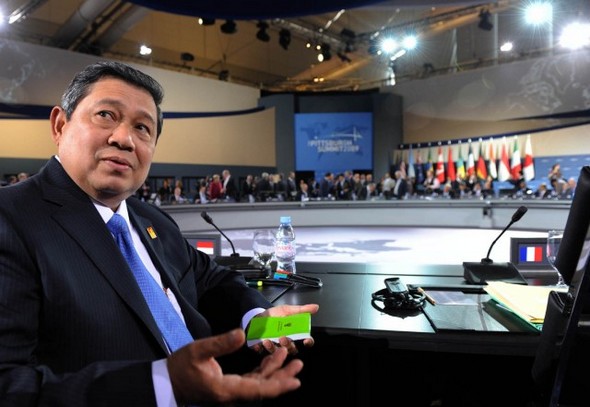 Will this man save Indonesia’s forests? President Yudhoyono at the Pittsburgh G20 summit, 2009 / Indonesian Department of Foreign Affairs Reaching for the sky?